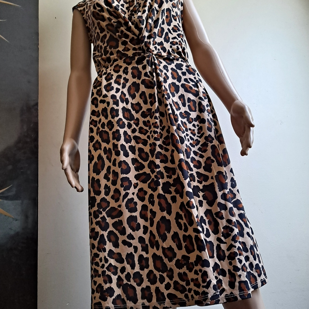 WORTHINGTON DRESS - Picture 8 of 9